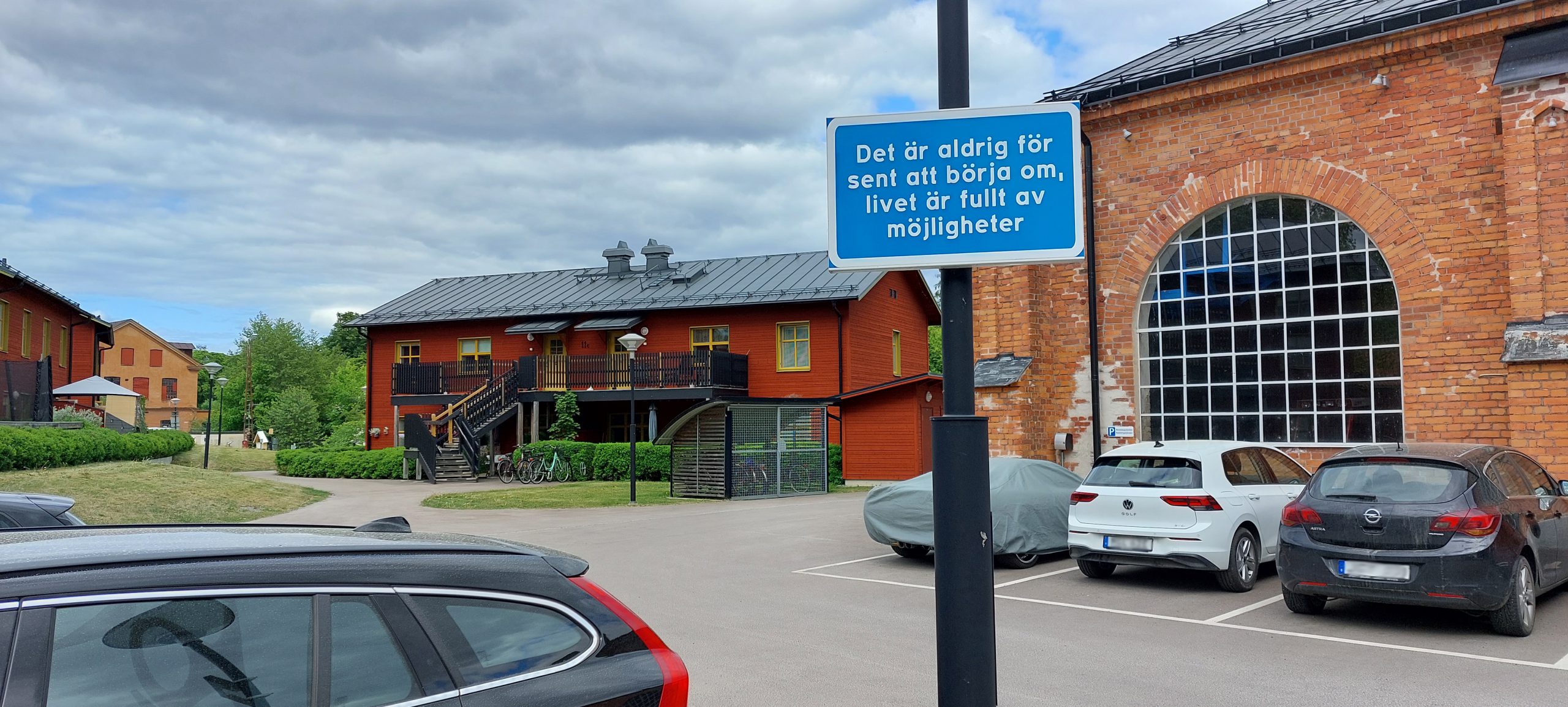 Skylt med visdomsord